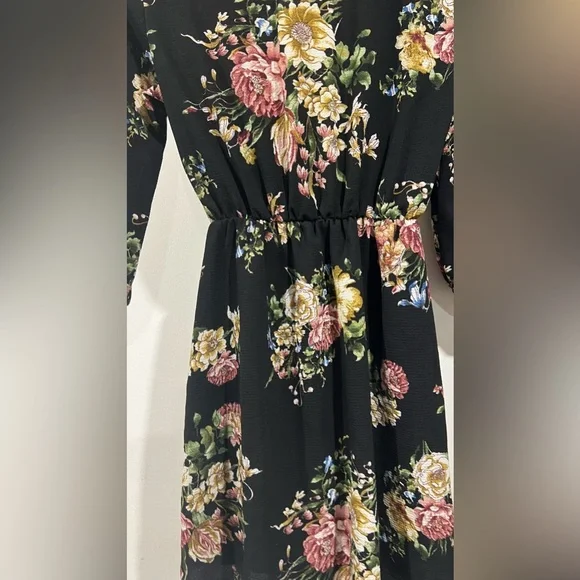 Scobe Floral Dress cute for Easter! - Picture 5 of 9